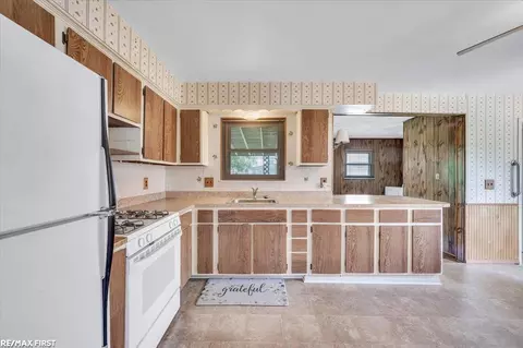 Kitchen - 33247 Regal, Fraser, MI 48026 photo 2 of 2