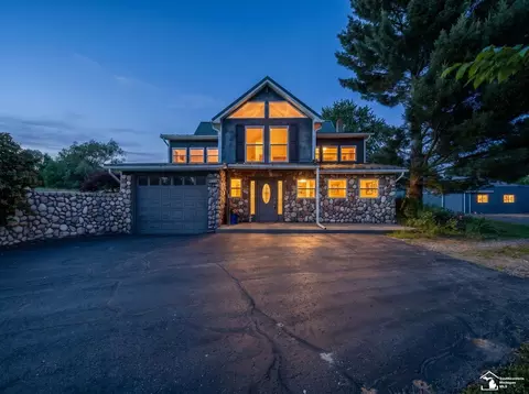 123 S Freer, Chelsea, MI 48118