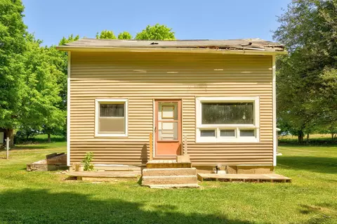 5400 Sister Lk, Columbiaville, MI 48421