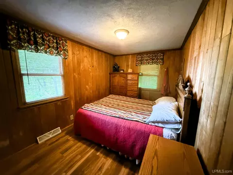 Bedroom - 16844 Goose Ln, Bergland, MI 49910 photo 1 of 7