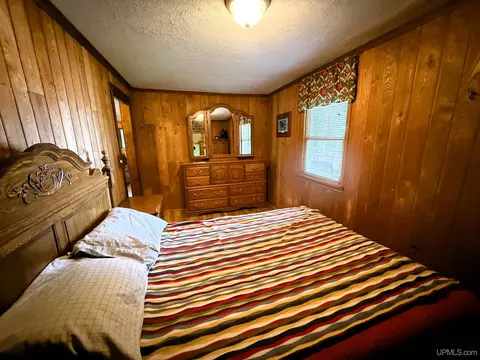Bedroom - 16844 Goose Ln, Bergland, MI 49910 photo 2 of 7