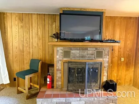Living - 16844 Goose Ln, Bergland, MI 49910 photo 3 of 3