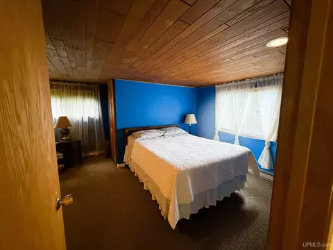 Bedroom - 16844 Goose Ln, Bergland, MI 49910 photo 3 of 7