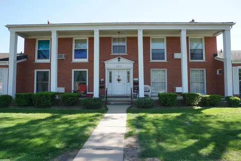 20440 Vernier, Harper Woods, MI 48225