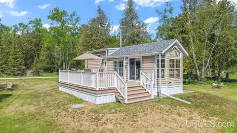 3962 New Wilsey Bay U25, Rapid River, MI 49878