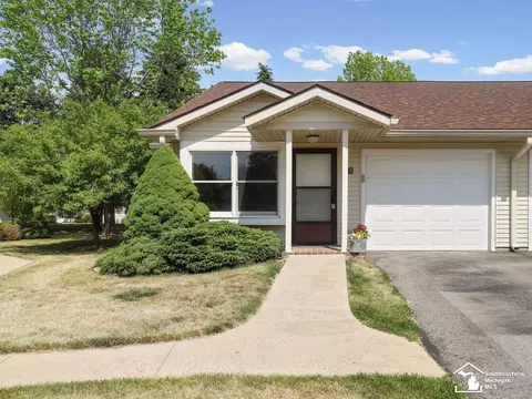 729 Clark #18, Tecumseh, MI 49286