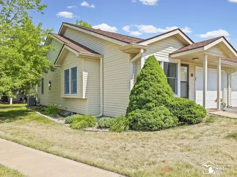 729 Clark #18, Tecumseh, MI 49286