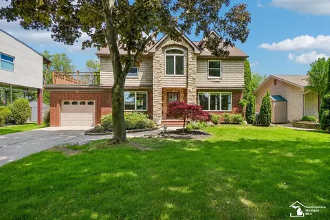 28395 Swan Is, Grosse Ile, MI 48138