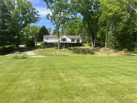 3152 Van Deusen, Harrison, MI 48625