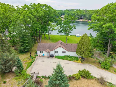 Exterior - 3152 Van Deusen, Harrison, MI 48625 photo 7 of 31