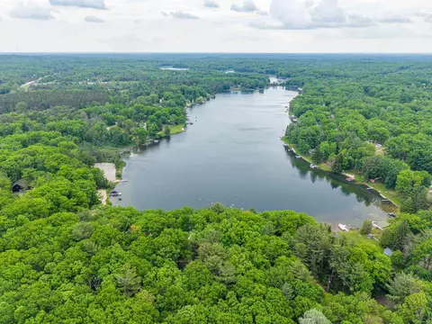 View/Area - 3152 Van Deusen, Harrison, MI 48625 photo 5 of 20