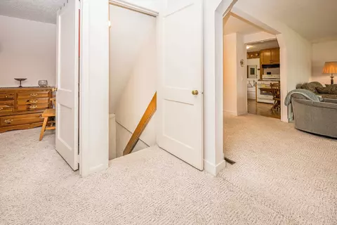 Entry Way - 3152 Van Deusen, Harrison, MI 48625 photo 4 of 5