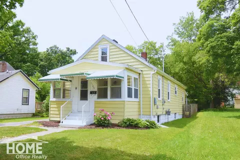 1106 Regent, Lansing, MI 48912