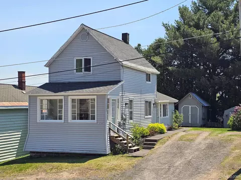 51704 Maple, Hubbell, MI 49934
