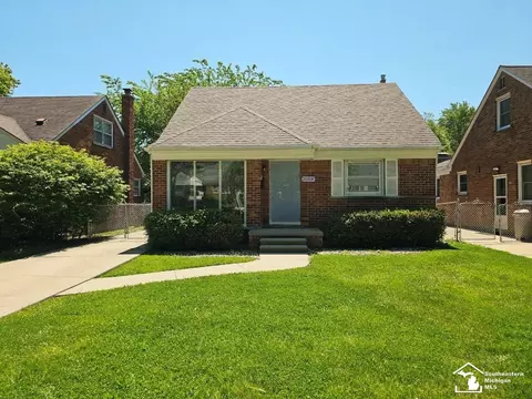 20308 Country Clb, Harper Woods, MI 48225