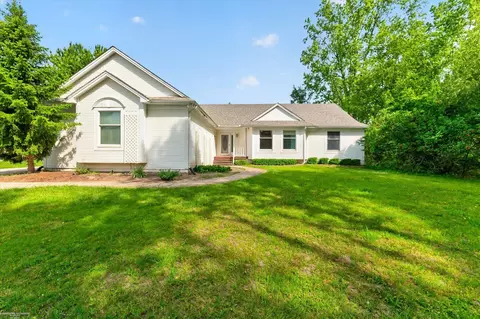 1654 Seymour Lk, Oxford, MI 48371