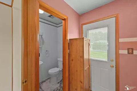 Entry Way - 1065 Valetta, Temperance, MI 48182 photo 4 of 4
