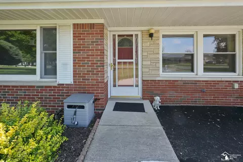 Exterior - 1065 Valetta, Temperance, MI 48182 photo 3 of 10