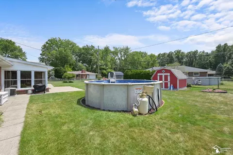 Exterior - 1065 Valetta, Temperance, MI 48182 photo 8 of 10
