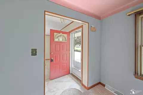Entry Way - 1065 Valetta, Temperance, MI 48182 photo 1 of 4