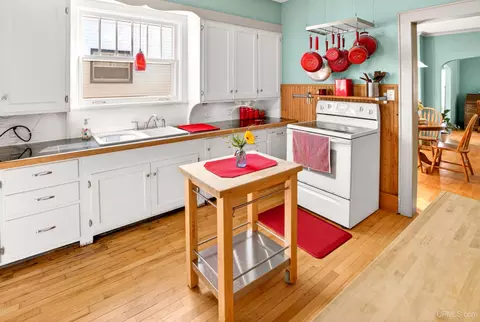 Kitchen - 306 W W Rdg, Ishpeming, MI 49849 photo 2 of 3