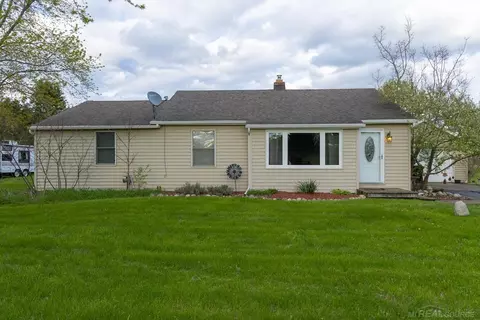 8440 Bridge Lk, Clarkston, MI 48348