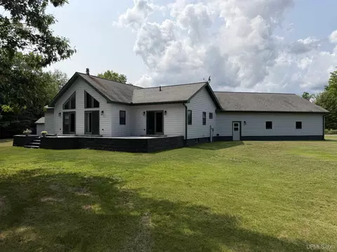 39672 Pike Riv, Chassell, MI 49916