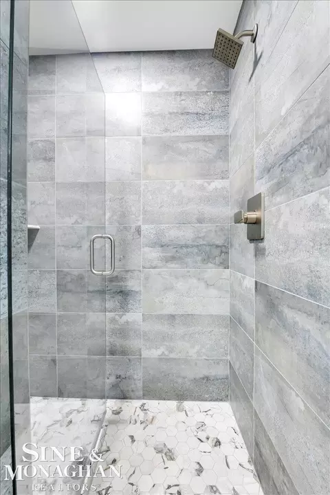 Bath - 7305 Dyke, Algonac, MI 48001 photo 4 of 10