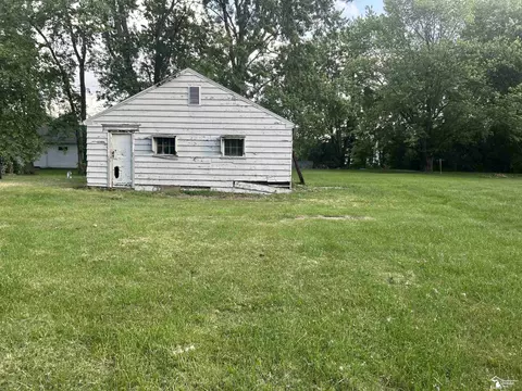 7467 S Telegraph, Temperance, MI 48182 photo 4
