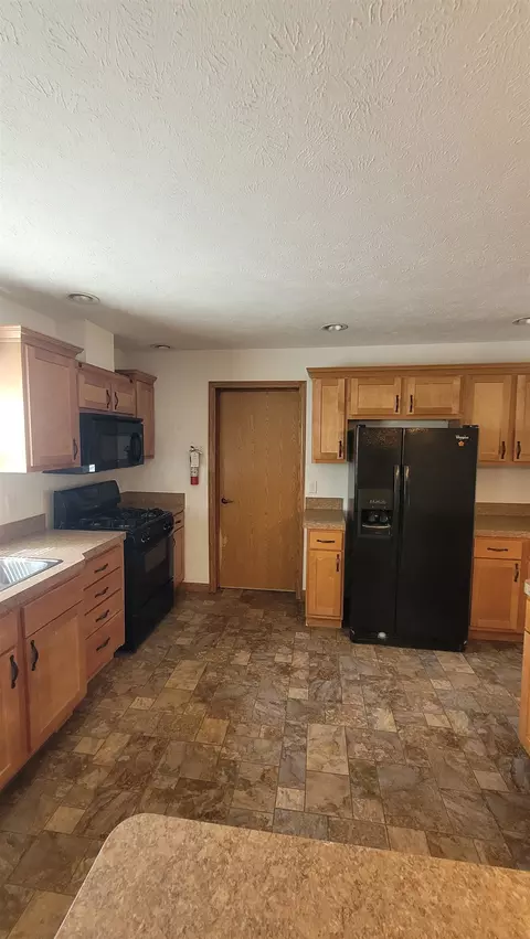 Kitchen - 4180 S Reed, Durand, MI 48429 photo 3 of 4
