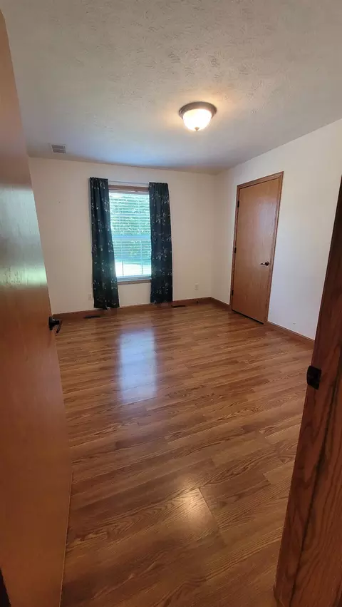 Bedroom - 4180 S Reed, Durand, MI 48429 photo 4 of 5