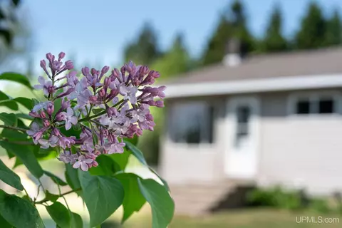n5797 Eben Road, Eben Junction, MI 49825