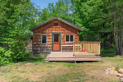 5860 County Road 550 Apt #(1498 CO RD KJ), Marquette, MI 49855