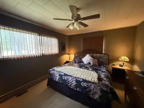 Bedroom - 182 E M-61, Gladwin, MI 48624 photo 4 of 6