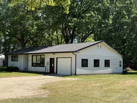 182 E M-61, Gladwin, MI 48624