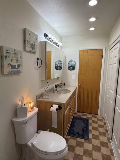 Bath - 182 E M-61, Gladwin, MI 48624 photo 5 of 6