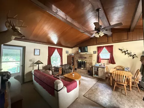 Living - 948 Rivers Ter, Gladwin, MI 48624 photo 2 of 5