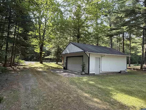 Exterior - 948 Rivers Ter, Gladwin, MI 48624 photo 8 of 14