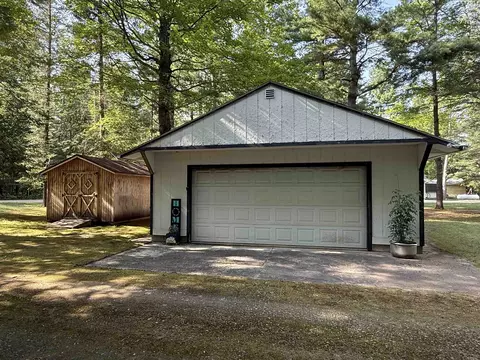 Exterior - 948 Rivers Ter, Gladwin, MI 48624 photo 9 of 14