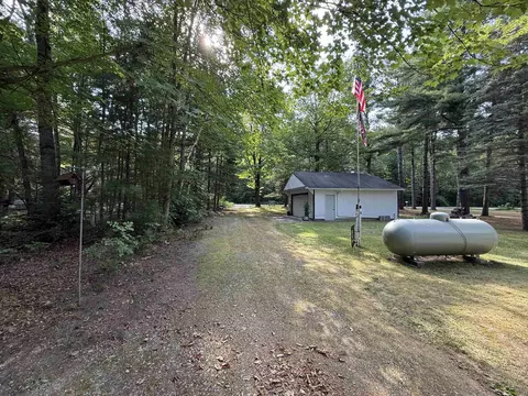 Exterior - 948 Rivers Ter, Gladwin, MI 48624 photo 11 of 14