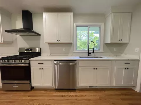 Kitchen - 114 E Henry, Flushing, MI 48433 photo 5 of 6