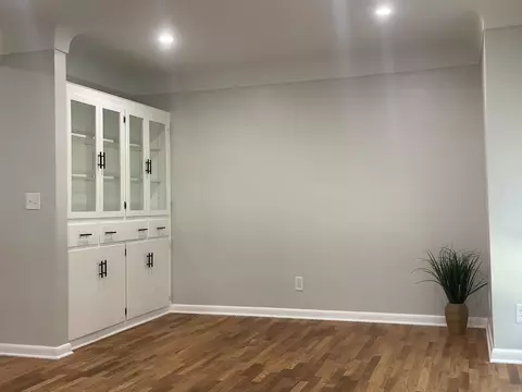Living - 114 E Henry, Flushing, MI 48433 photo 3 of 4
