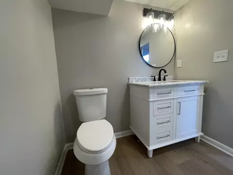 Bath - 114 E Henry, Flushing, MI 48433 photo 4 of 5