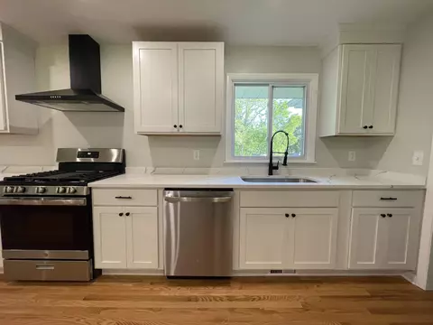 Kitchen - 114 E Henry, Flushing, MI 48433 photo 4 of 6