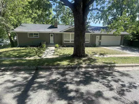 114 E Henry, Flushing, MI 48433