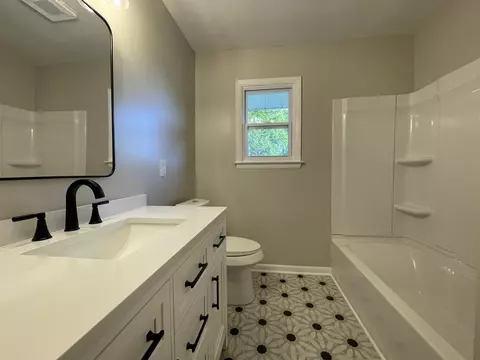 Bath - 114 E Henry, Flushing, MI 48433 photo 1 of 5