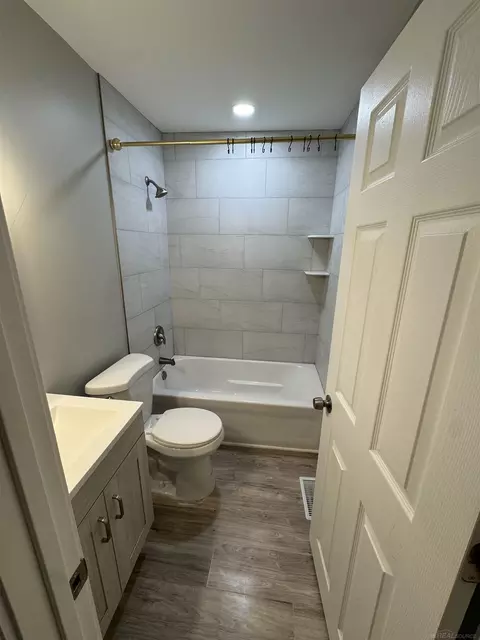 Bath - 690 E Marshall, Ferndale, MI 48220 photo 2 of 2