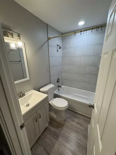 Bath - 690 E Marshall, Ferndale, MI 48220 photo 1 of 2