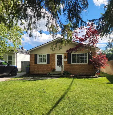 26058 Lamour, Harrison Township, MI 48045