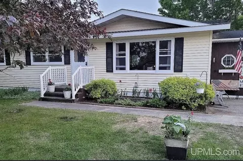 4849 Danforth, Escanaba, MI 49829